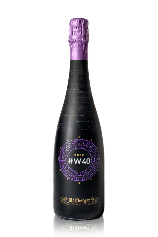 La bouteille "dévoilée" de la cuvée #W40 de Wolfberger