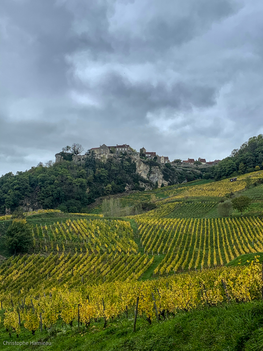 Chateau-Chalon vu des vignes