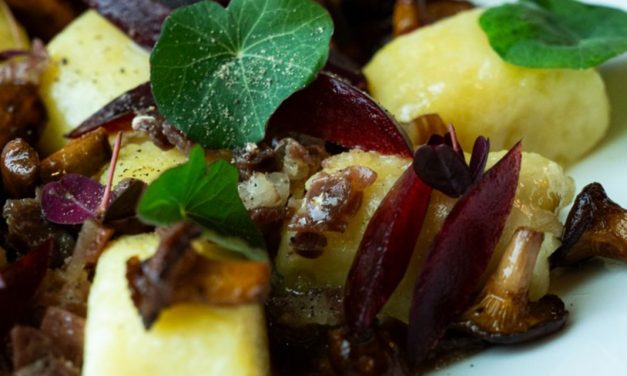 Gnocchis de pommes de terre aux girolles et au Jamón Ibérico