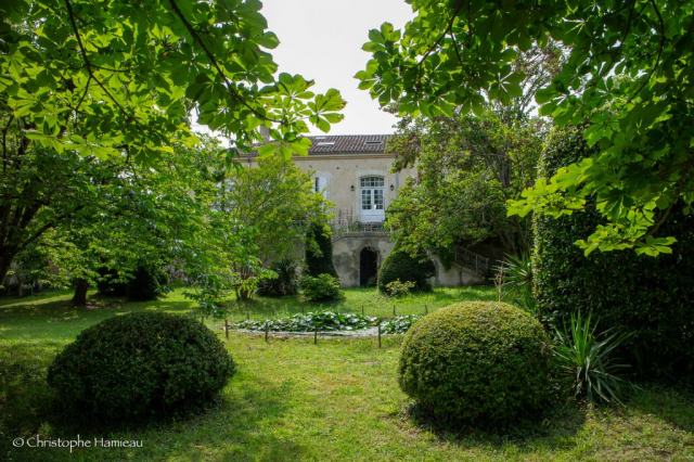 Dans le jardin du Château Arton