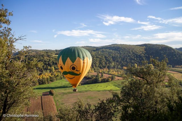 Montgolfière au dessus des Jardins de Marqueyssac