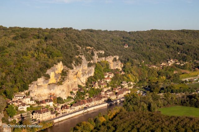 La Roque Gageac vue du belvédère des jardins de Marqueyssac
