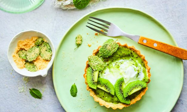 Tartelette kiwi, citron vert, topping feuille de menthe cristallisée  
