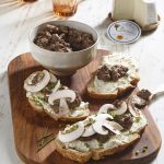 Tartine à la crème de Chaource et aux champignons